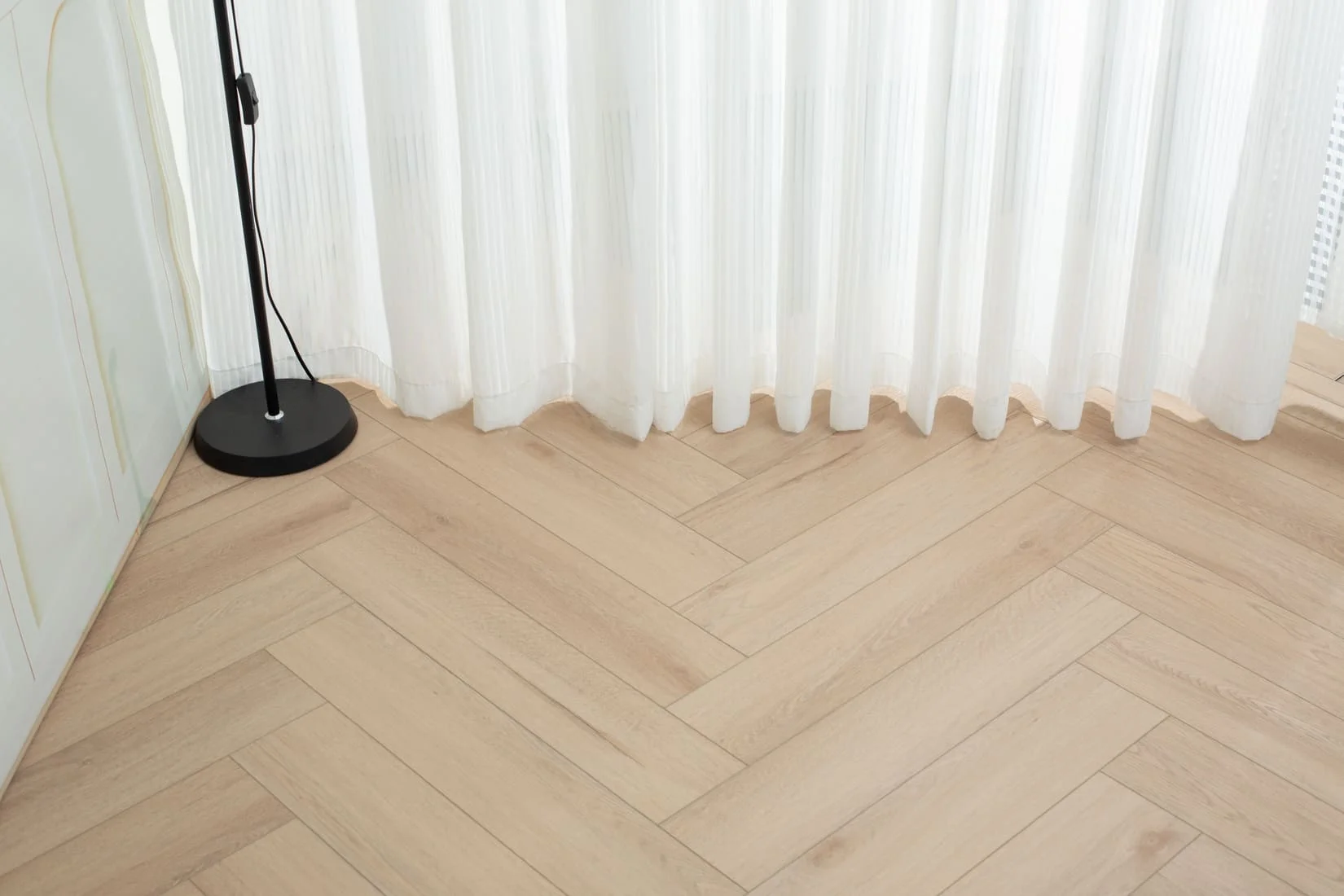 Плитка SPC "OneFloor" 3032 А,В  ЁЛКА (640*128*4 мм) — купить в Таганроге