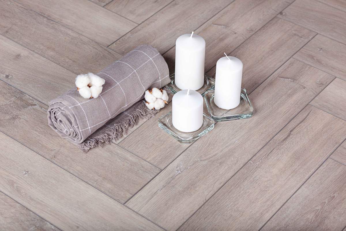 Замковая ПВХ плитка "Aberhof" Carmelita 1682 (615*123*5 мм) — купить в Таганроге